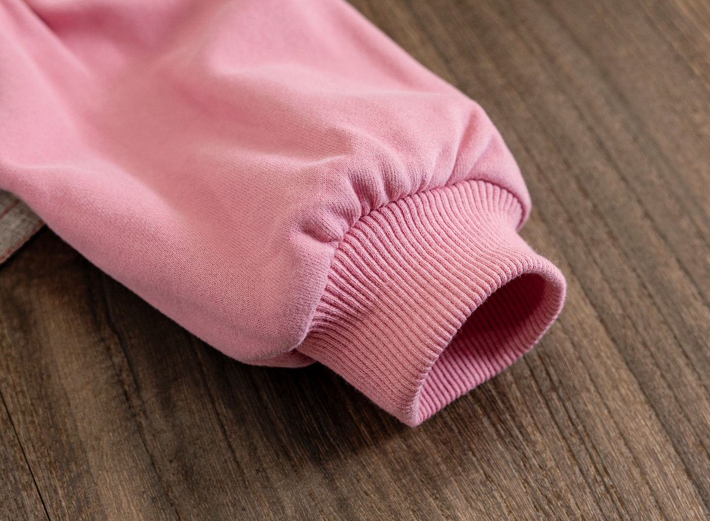 “LOVE” Loose-Fit Fashion Pullover – Long-Sleeved Cotton Top